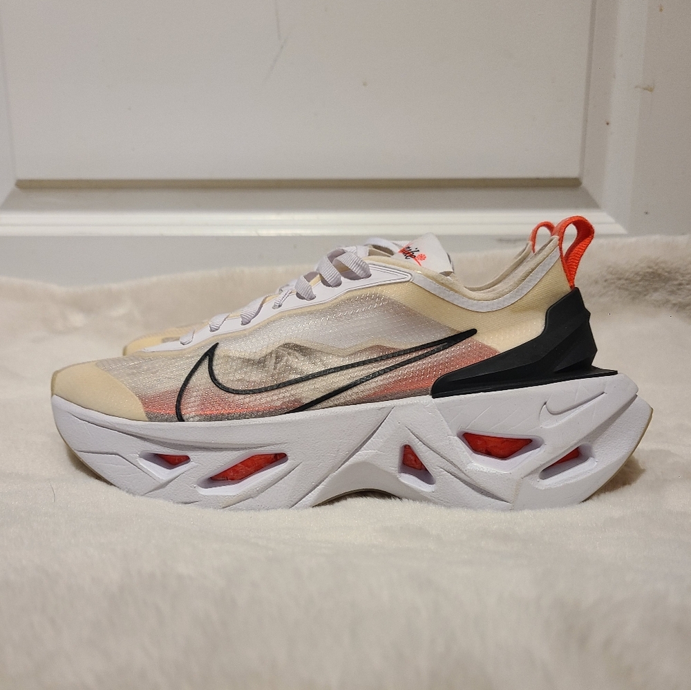 Nike Vista Grind Bright Crimson Womens Size 7